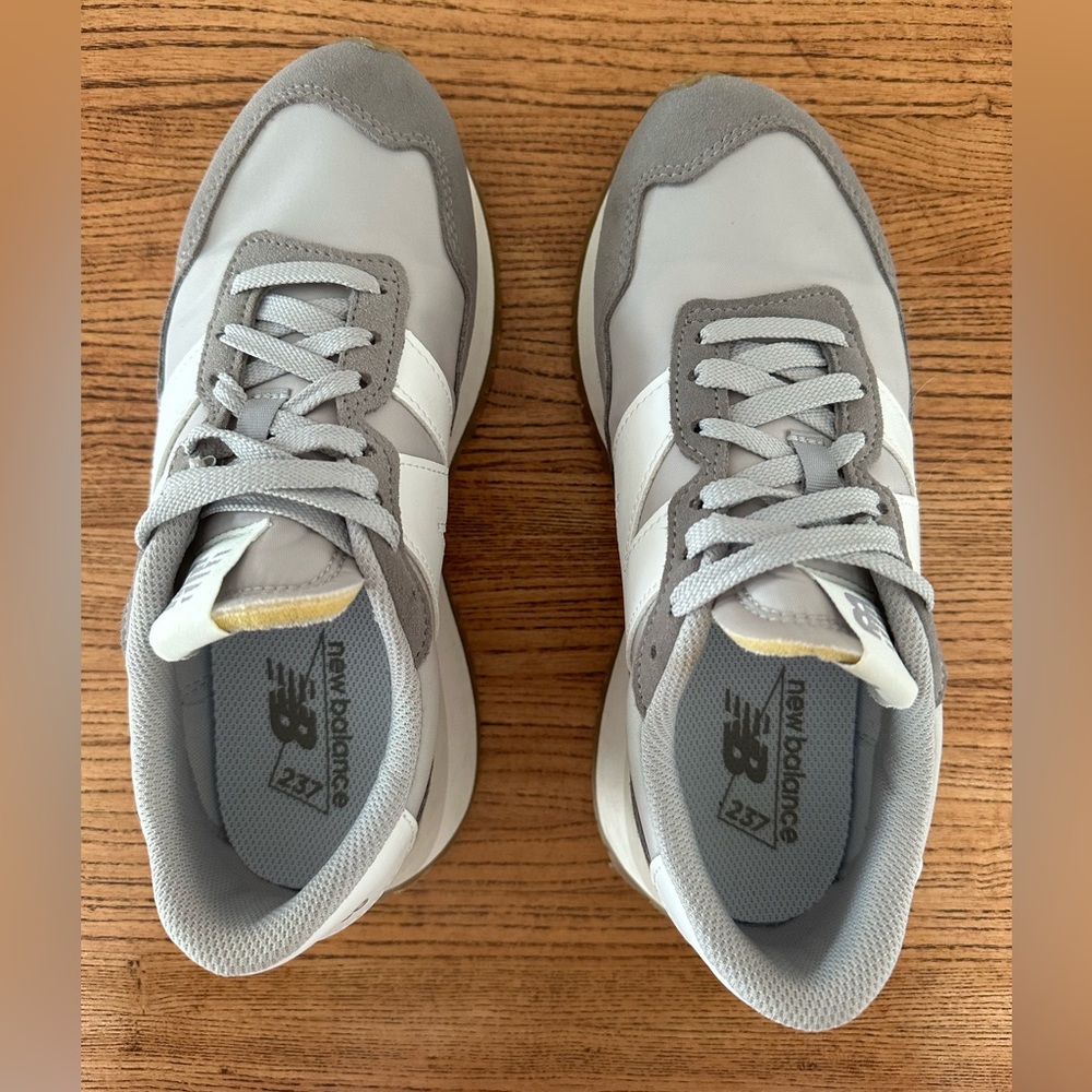 Women’s size 8 New Balance 327